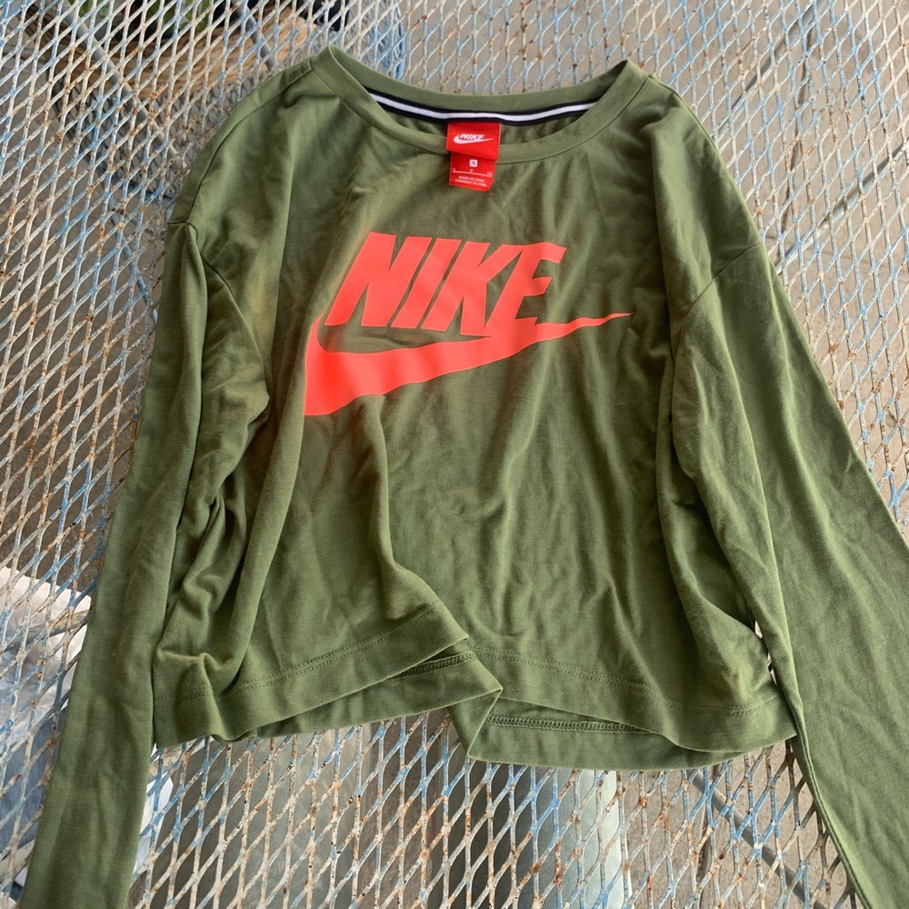 Women’s Nike Cropped Long Sleeve Shirt Size S